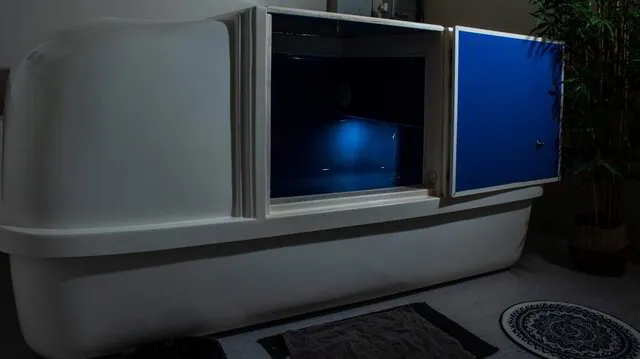 Easy side entry into the Spirit float tank – shower first, then step into soothing saltwater for a comfortable, non-claustrophobic flotation experience